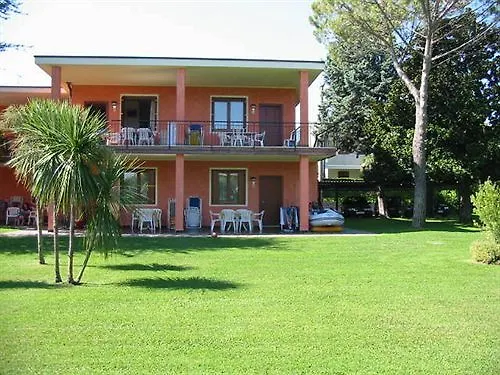 Ξενοδοχείο με διαμερίσματα Residence Oasi Manerba del Garda