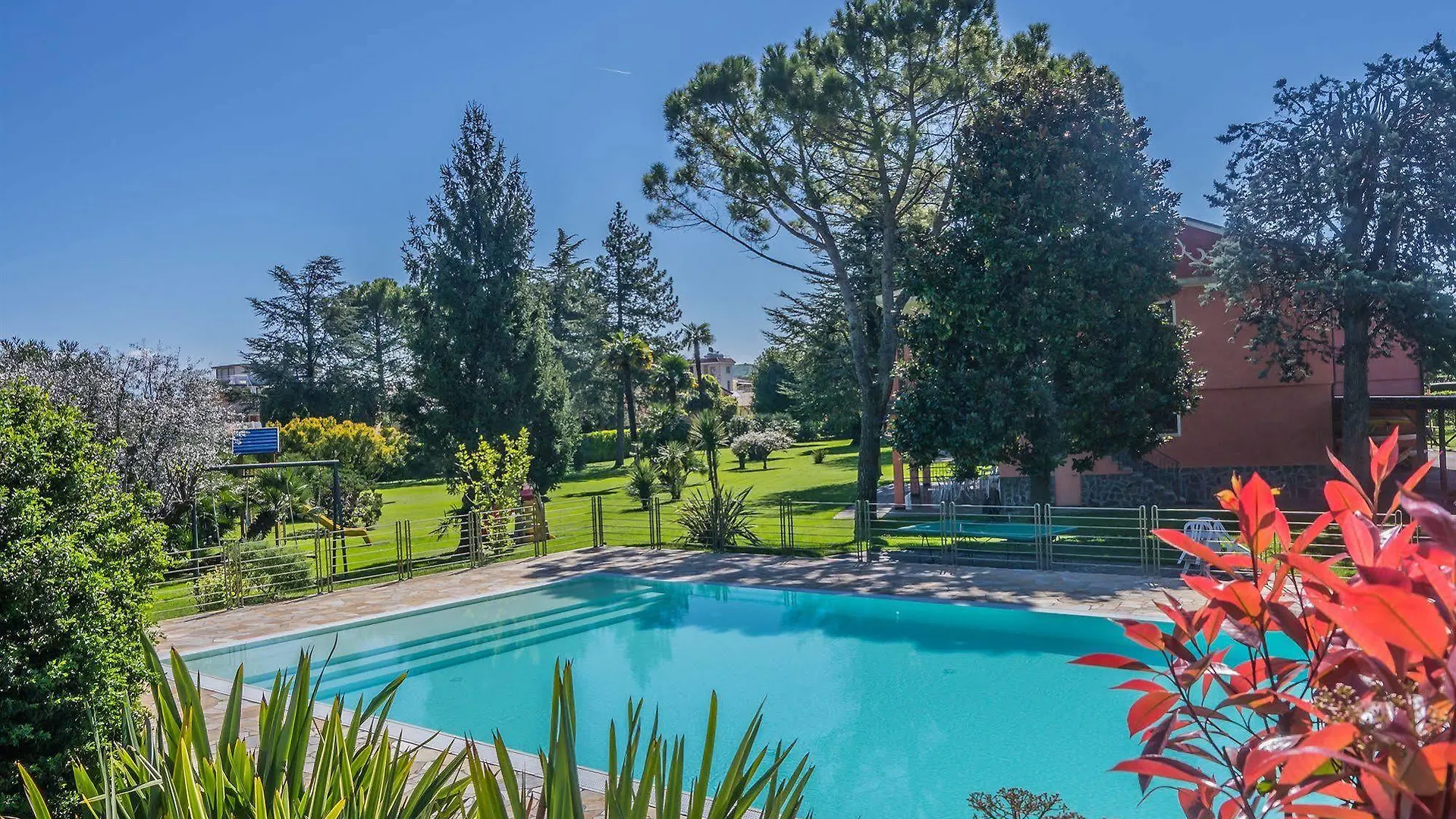 Ξενοδοχείο με διαμερίσματα Residence Oasi Manerba del Garda